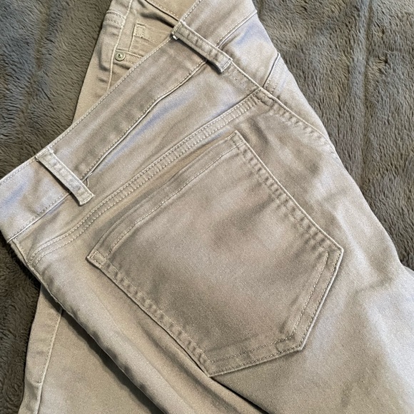 Grey Jeans - Picture 3 of 3